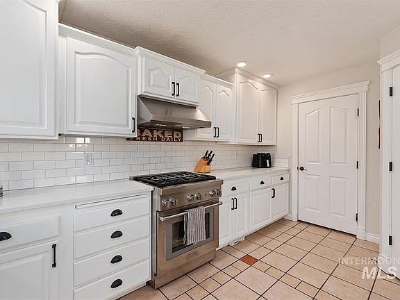 3rd image of 12754 N Schicks Rd