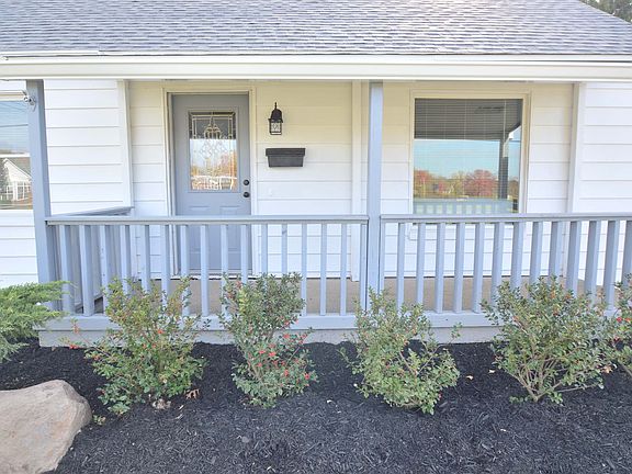 3rd image of 364 Johnston Pl