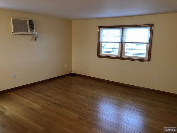 5th image of 361 Sanford Ave Floor 2