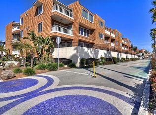 600 E Oceanfront APT 2C, Newport Beach, CA 92661