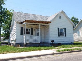 214 N 11th St, Charleston, IL