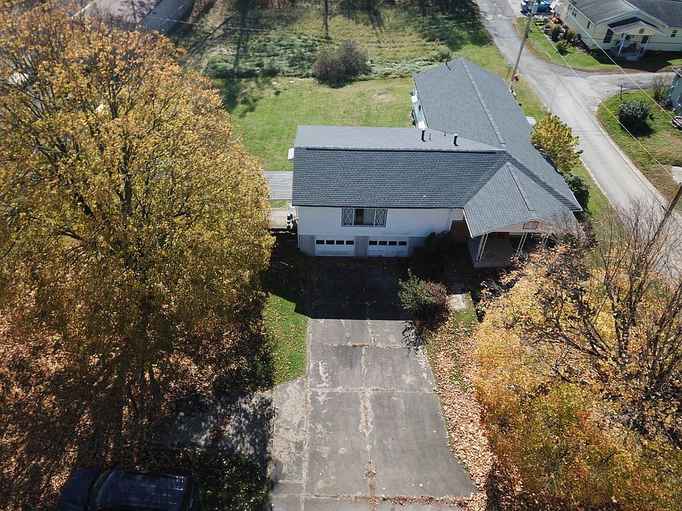1st image of 329 Oak St