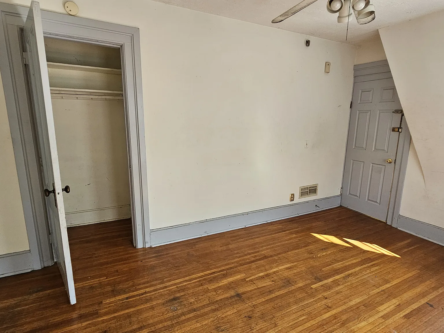 Studio, 350 sqft, $850 — Photo 4
