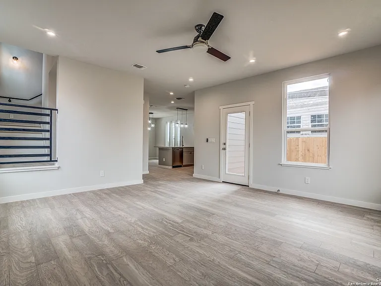 319 Piedmont Ave — Photo 16