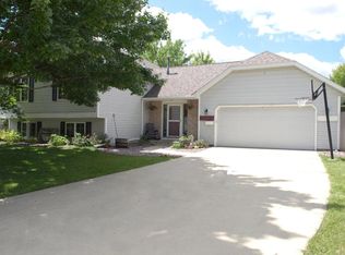 6007 Hillsboro Ln NW, Rochester, MN 55901
