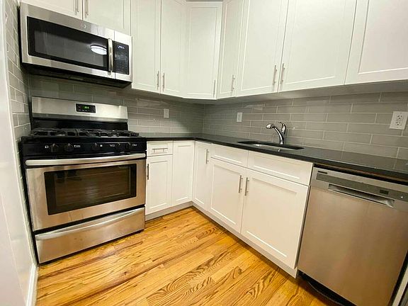 4th image of 320 Sterling St #4CEE