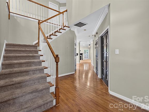 5th image of 6301 Crown Hill Dr
