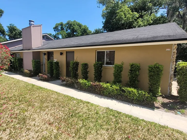 937 Aragon Ave — Photo 1
