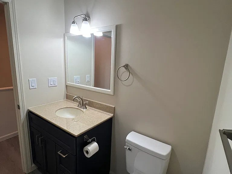 Full Bath, Upper Level