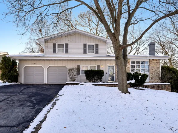 2311 Carriage Ln, Lindenhurst, IL 60046