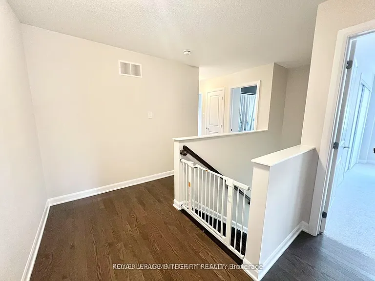 1042 Parabolica Way — Photo 16
