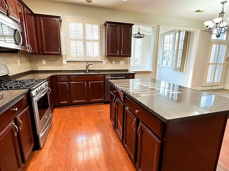 154 Garland Rose Ln — Photo 12
