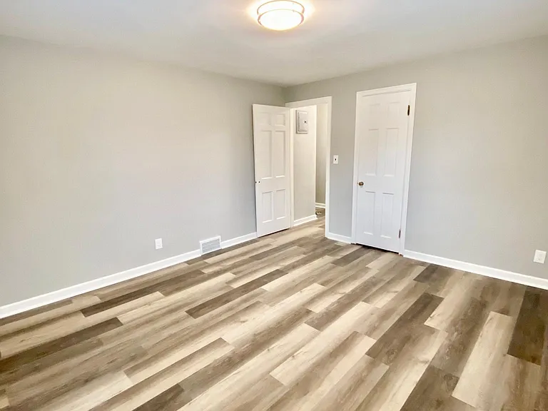 3303 Rocky River Dr — Photo 13