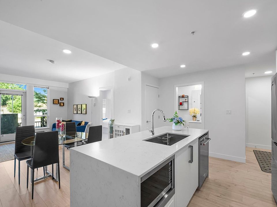 1st image of 700 Clarke Rd #101