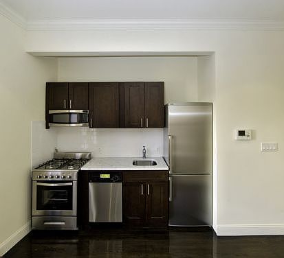 1st image of 39 E 1st St APT 18-19