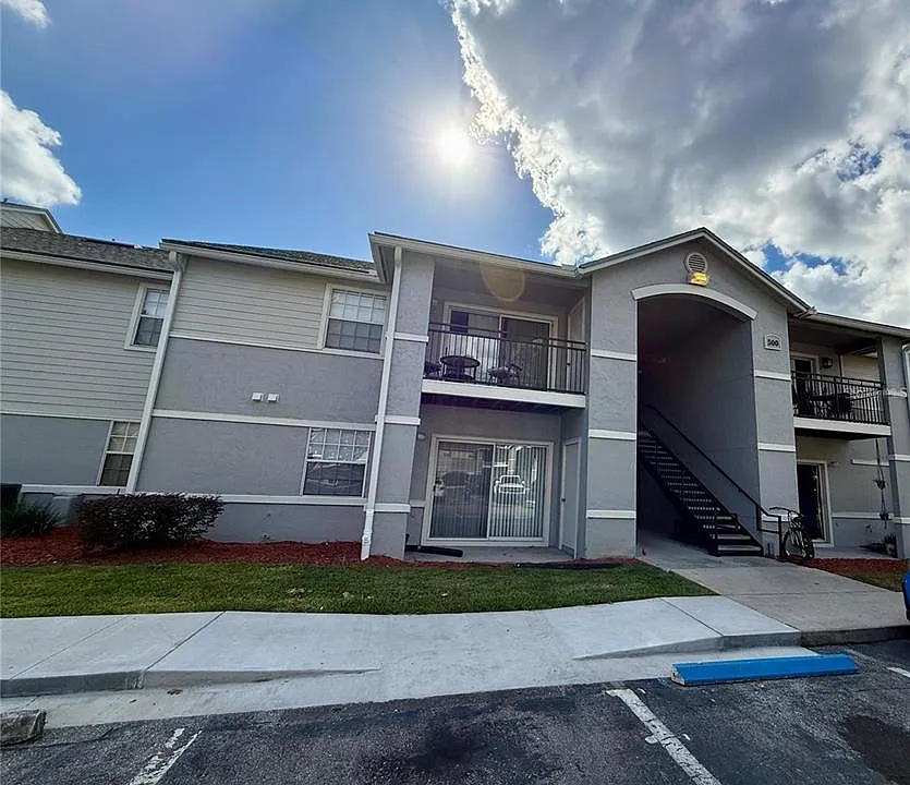 3705 SW 27th St #525