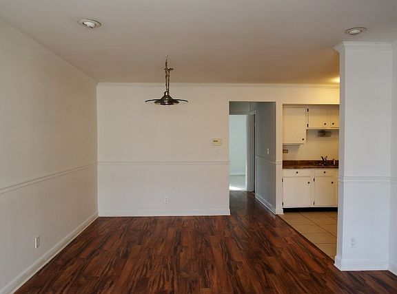3rd image of 457 Skokie Ln