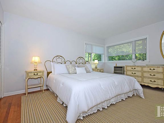 4th image of 19 Oakhill Ave