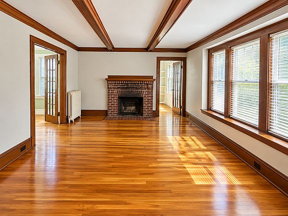 2nd image of 90 Oakley Rd #1