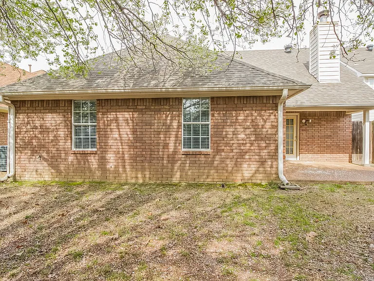 9441 Club Walk Ct — Photo 10