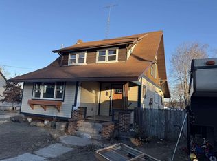 114 W Mill St, Poynette, WI 53955