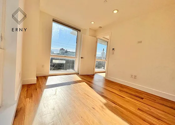 Rented by ERNY LLC | media 17