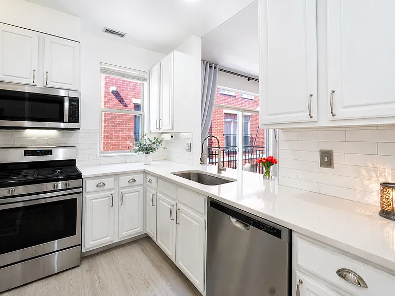 715 W Eastman St #0 — Photo 9