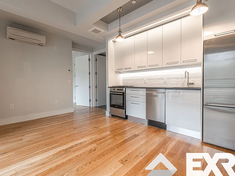 422 Lexington Ave #3C — Photo 5