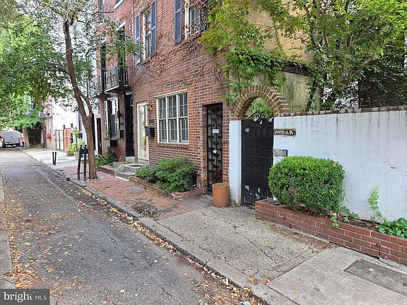2nd image of 2021 Lombard St
