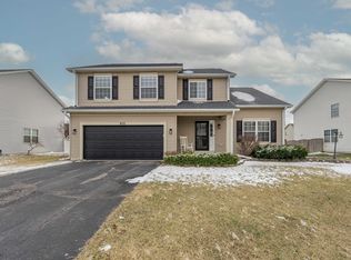 800 Maplewood Dr, Minooka, IL