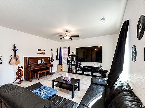 5th image of 325 Walnut Street