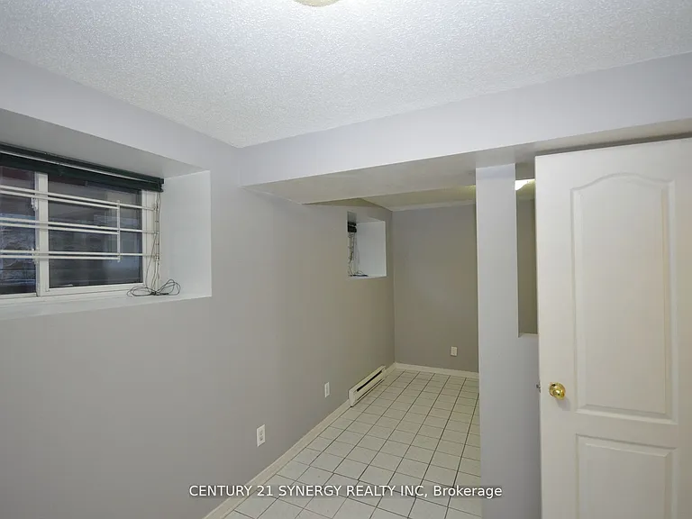 450 Maclaren St #2 — Photo 11
