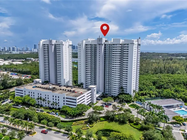 14951 Royal Oaks Ln APT 709, North Miami, FL 33181
