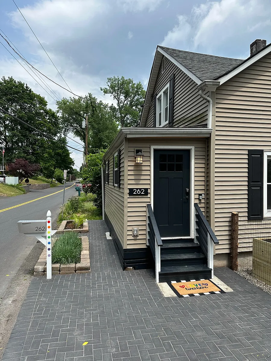 Building Photo - 262 Linderman Ave