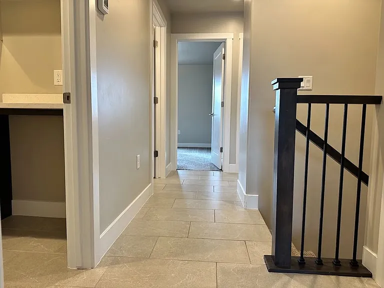 Three Bedroom Red Mountain Vista Town Home — Photo 25