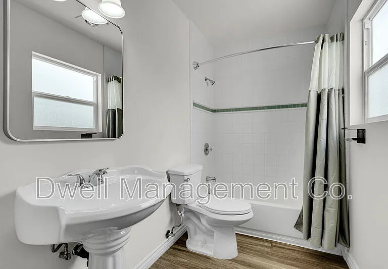 8355 Golden Ave — Photo 12
