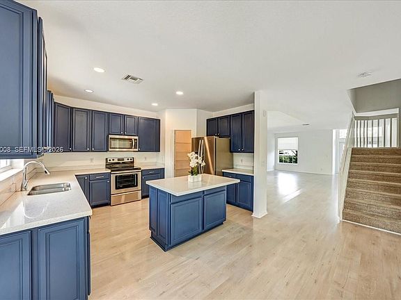 3rd image of 4202 Bahia Isle Cir