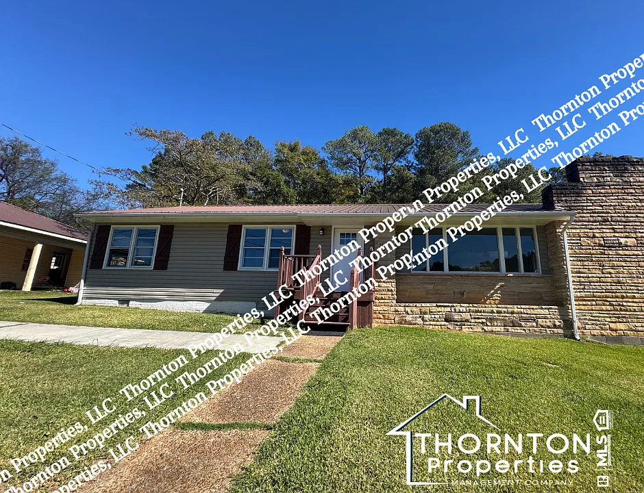 1548 Circle Dr