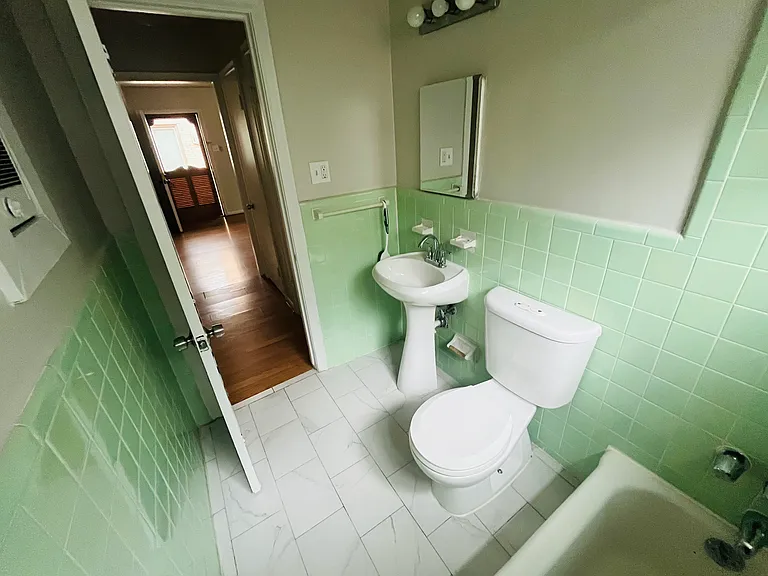 4012 N Hall St #1A — Photo 5
