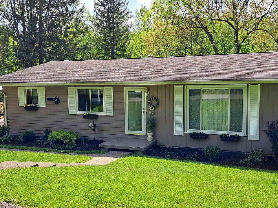 1st image of 6 Cacapon Cir