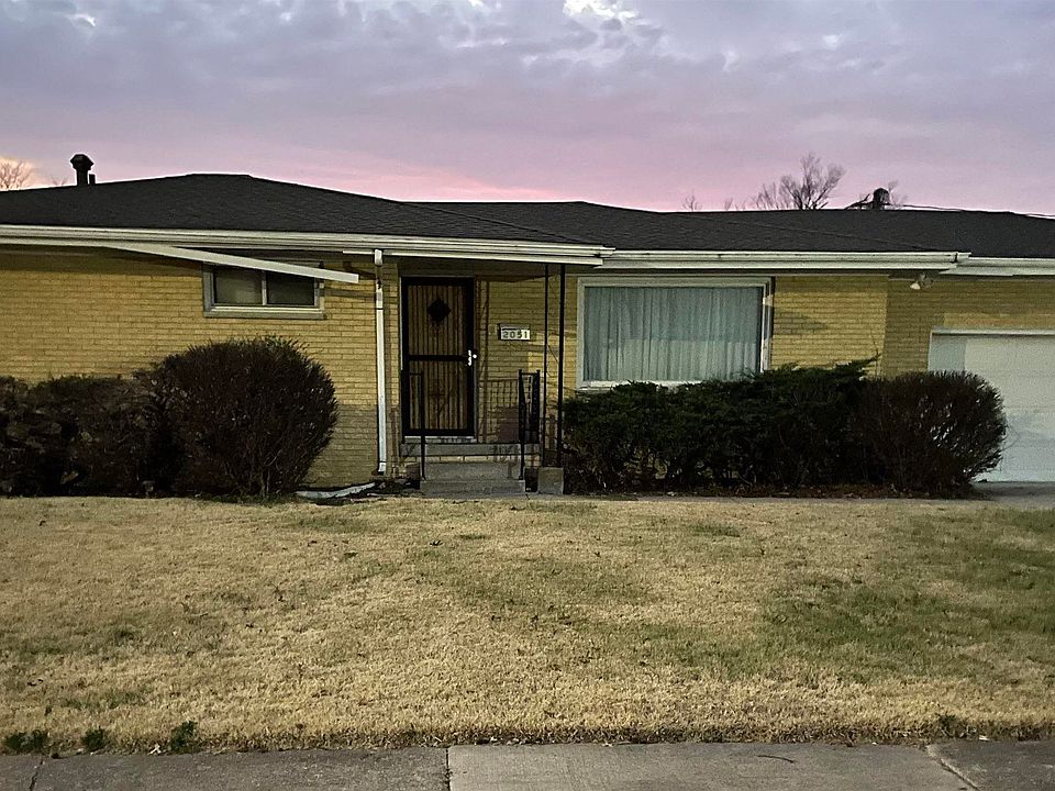 2nd image of 2051 Randall Ct