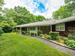 59 Hearthstone Dr, Dix Hills, NY 11746