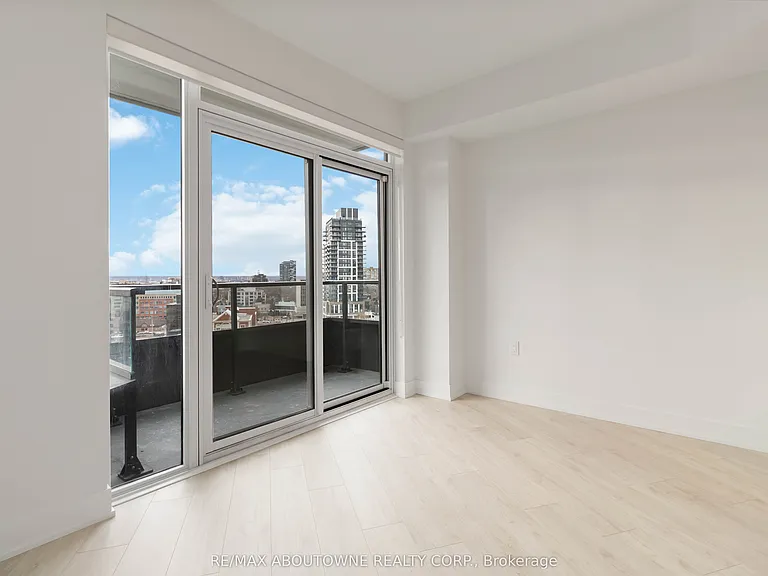 2088 James St #1109 — Photo 13