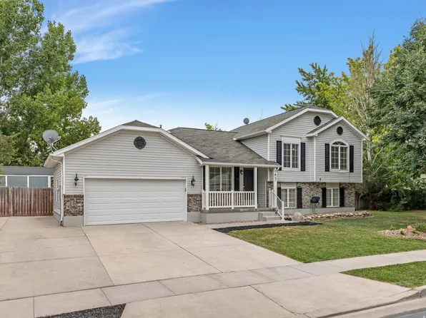 783 Country Club Dr, Tooele, UT 84074