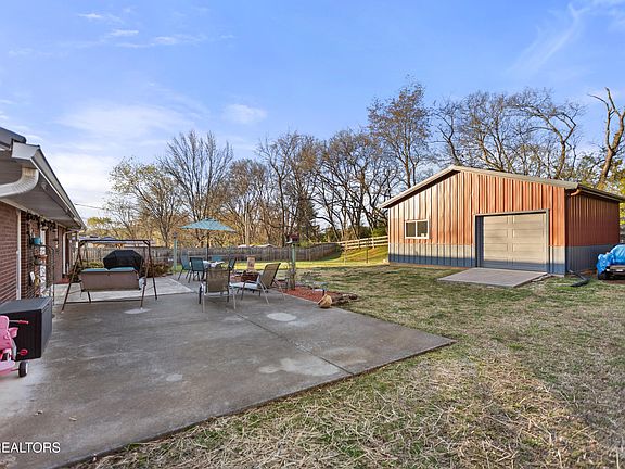 5th image of 2817 Birdwell Dr