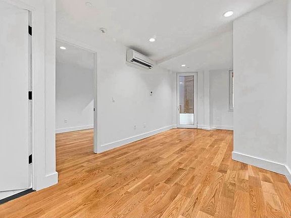 5th image of 807 Washington Ave #3