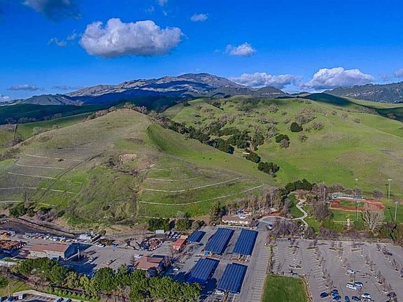 3rd image of 2550 Camino Tassajara