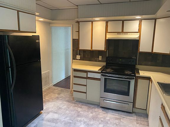 3rd image of 1094 Willow St APT 2