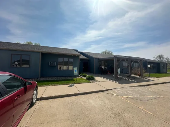 421 SE 9th St #1, Madison, SD 57042