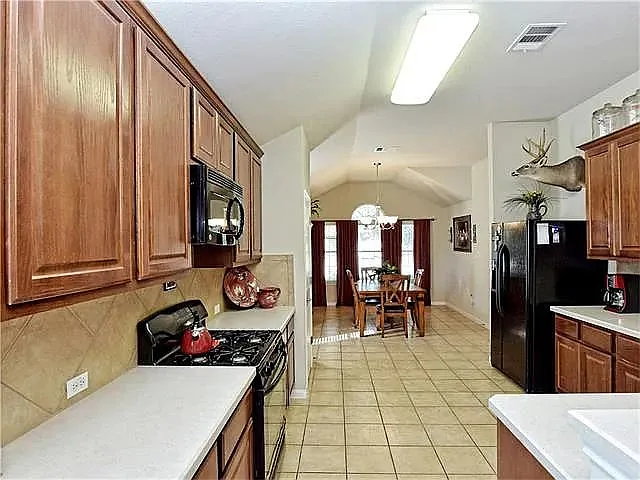 304 Trophy Ct — Photo 4